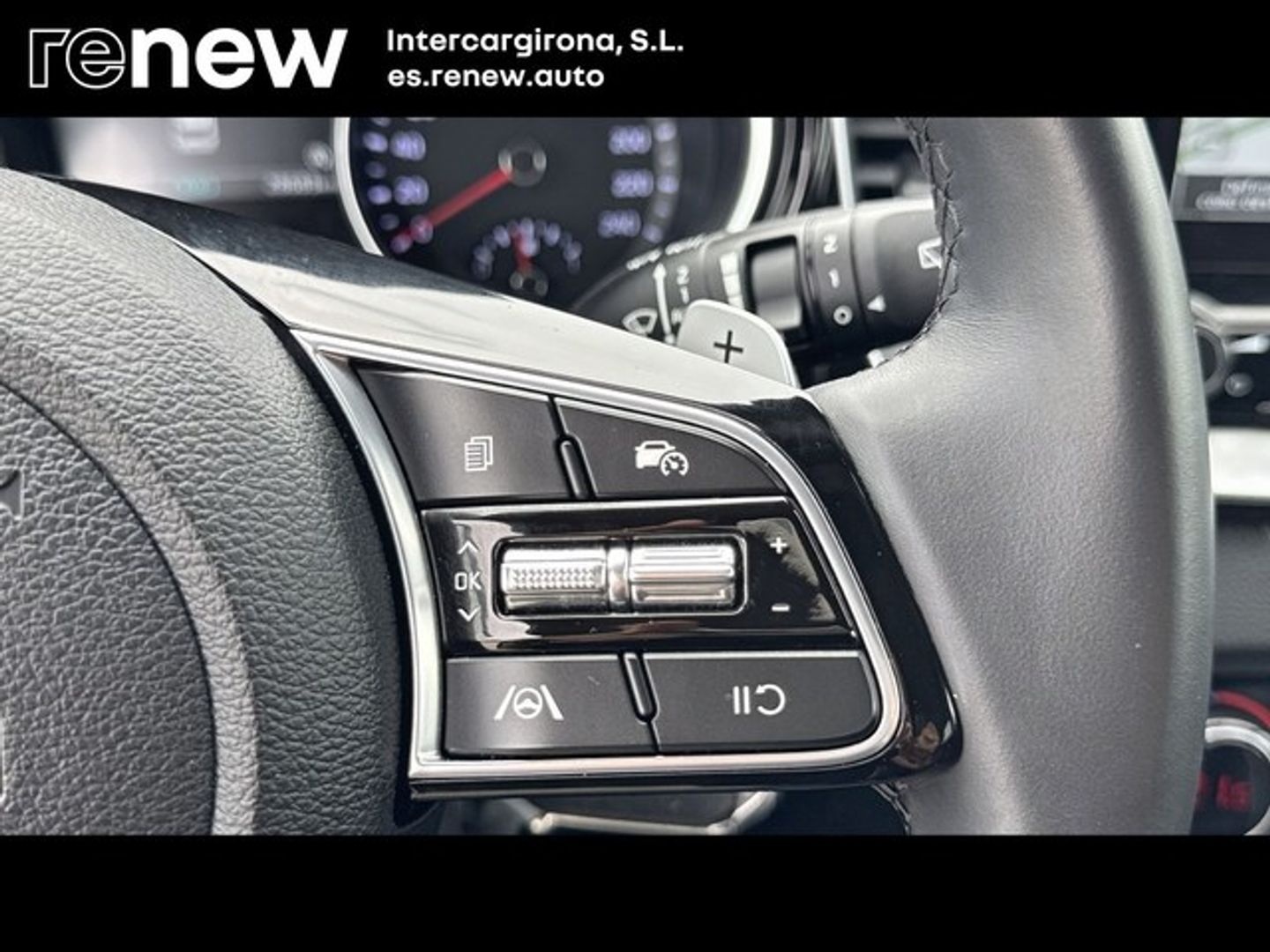 Kia Ceed 1.5 MHEV Tech DCT 118 kW (160 CV) Gris Sedan