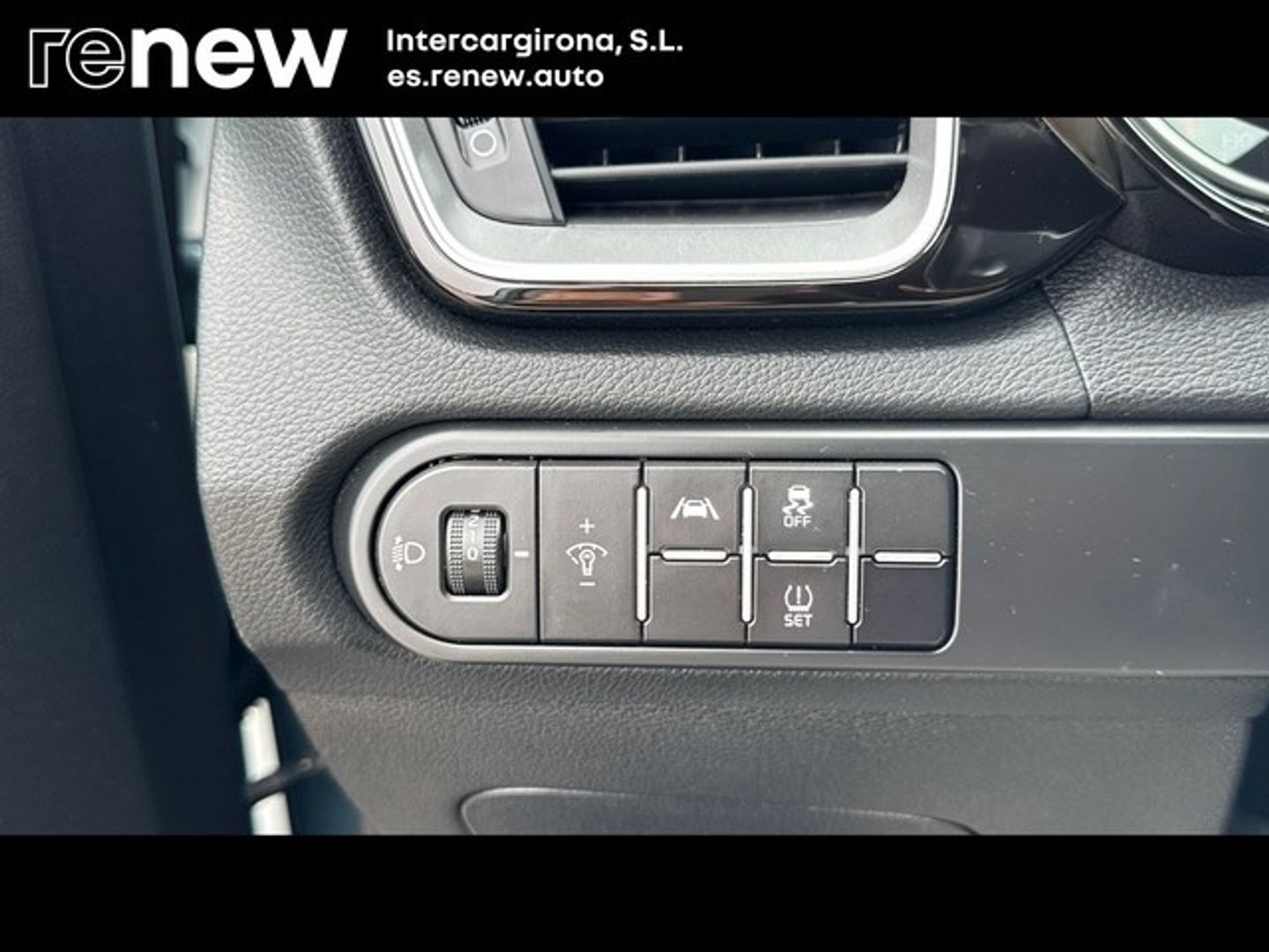 Kia Ceed 1.5 MHEV Tech DCT 118 kW (160 CV) Gris Sedan