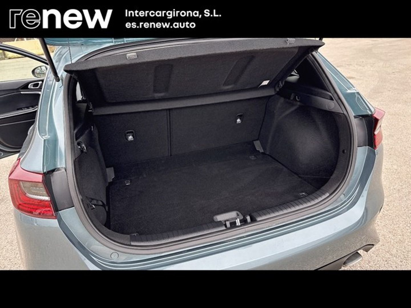 Kia Ceed 1.5 MHEV Tech DCT 118 kW (160 CV) Gris Sedan