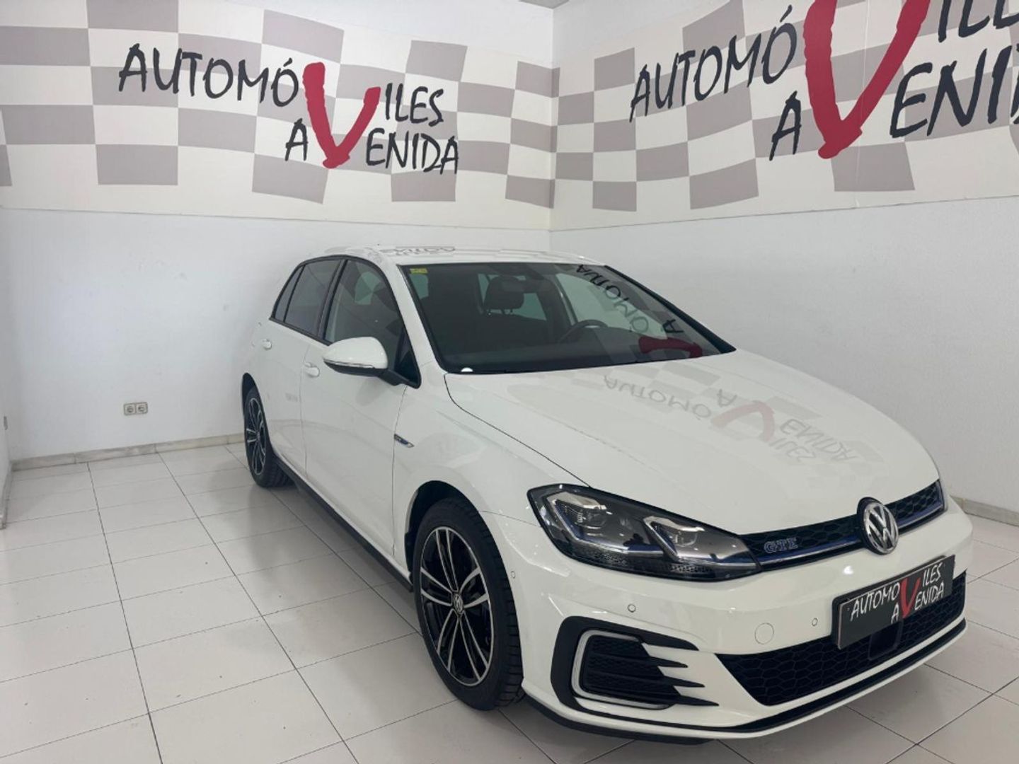 Volkswagen Golf GTE 1.4 TSI e-Power 150 kW (204 CV) DSG Blanco Compact