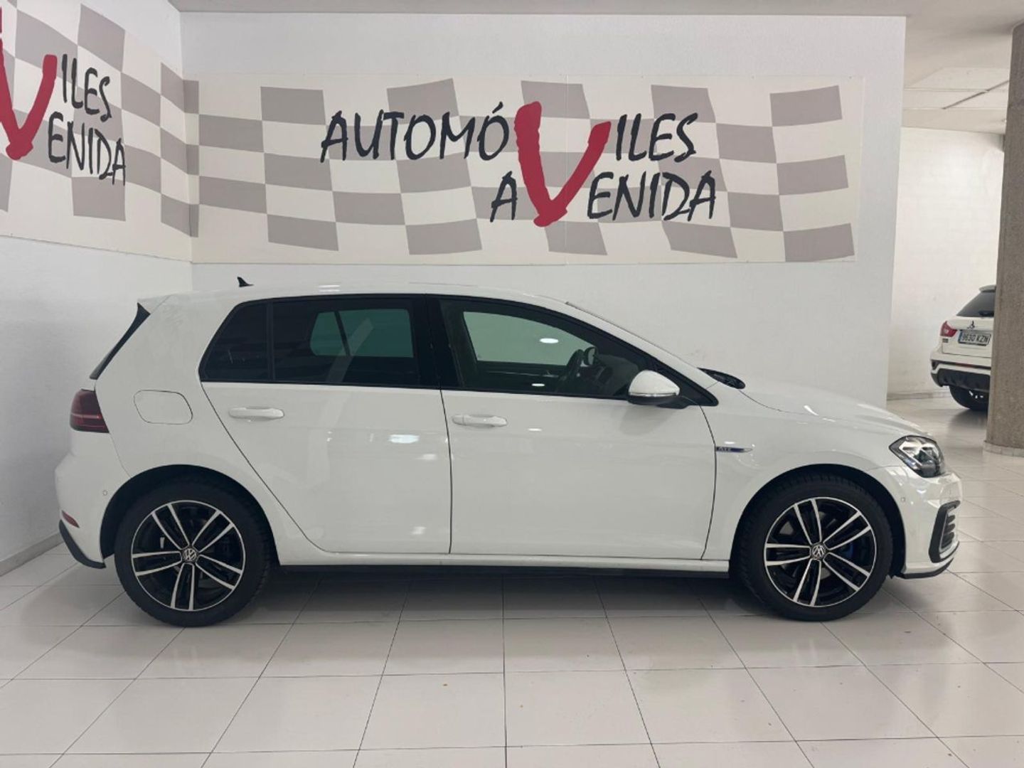 Volkswagen Golf GTE 1.4 TSI e-Power 150 kW (204 CV) DSG Blanco Compact