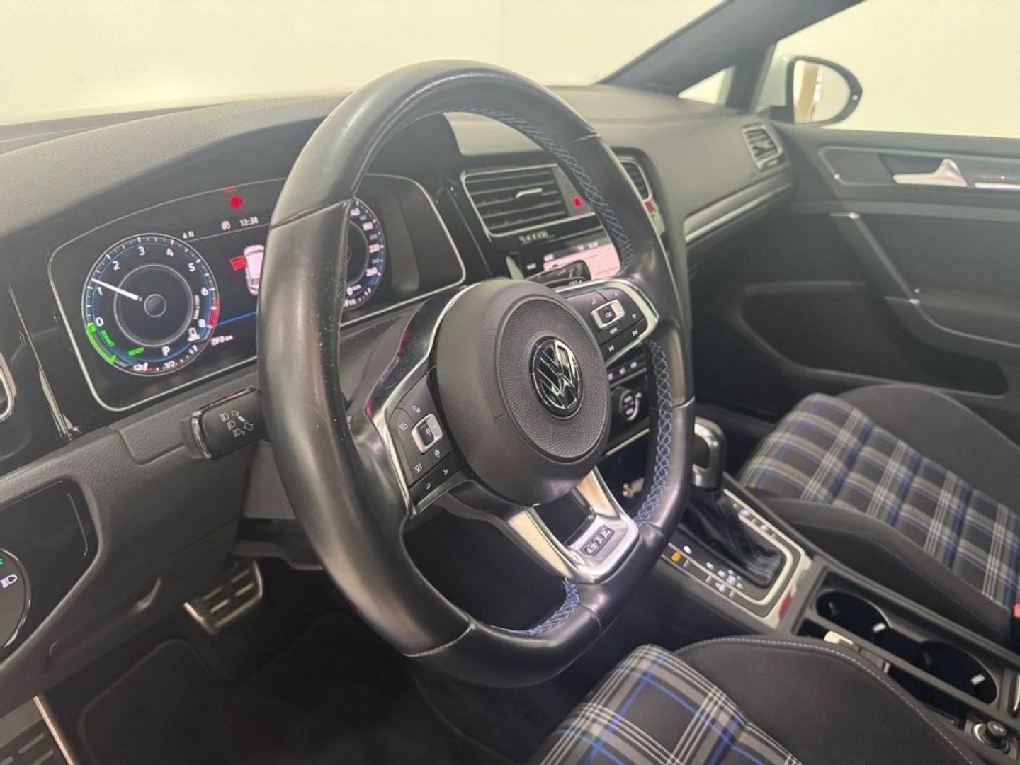 Volkswagen Golf GTE 1.4 TSI e-Power 150 kW (204 CV) DSG Blanco Compact