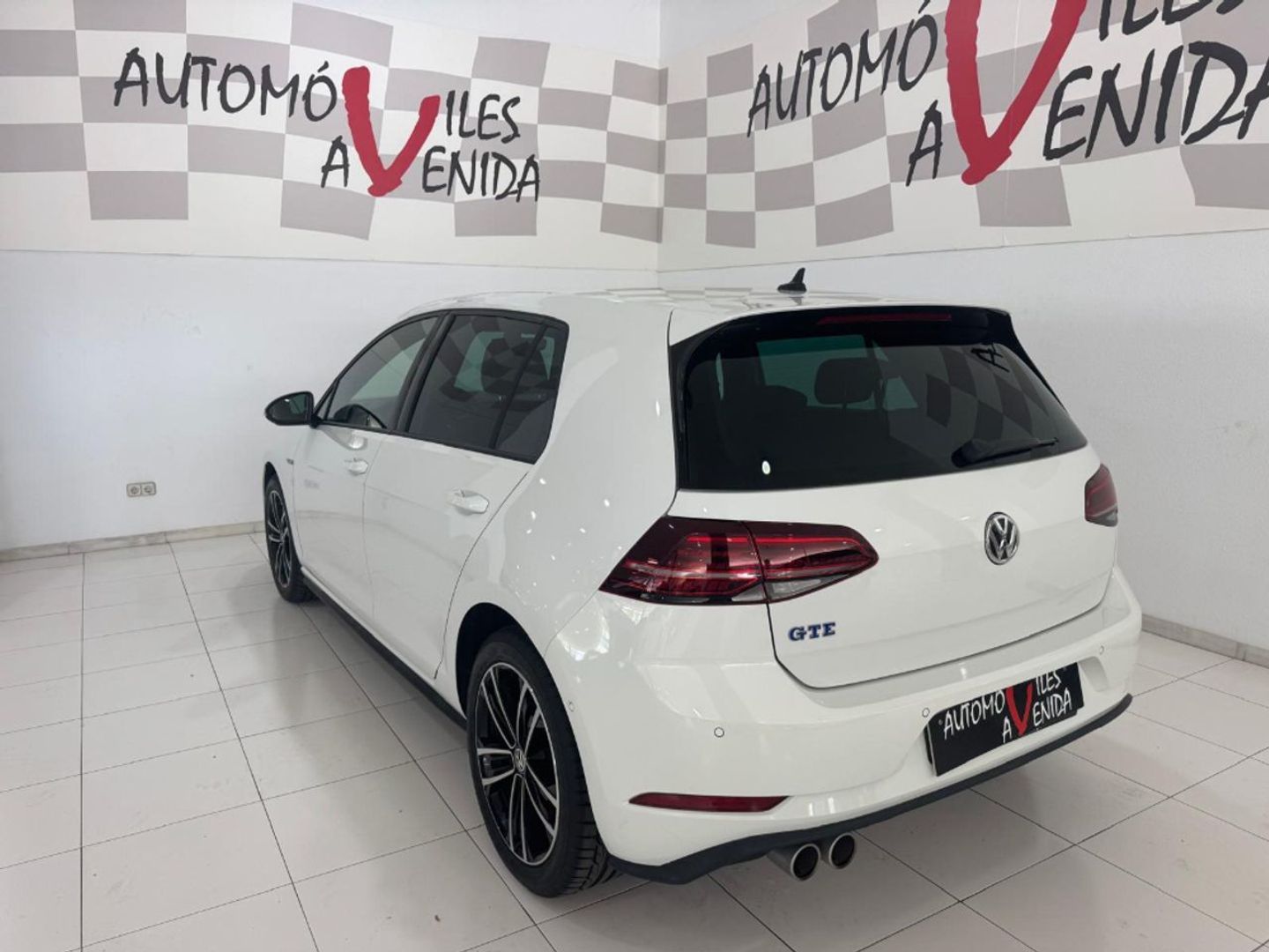 Volkswagen Golf GTE 1.4 TSI e-Power 150 kW (204 CV) DSG Blanco Compact