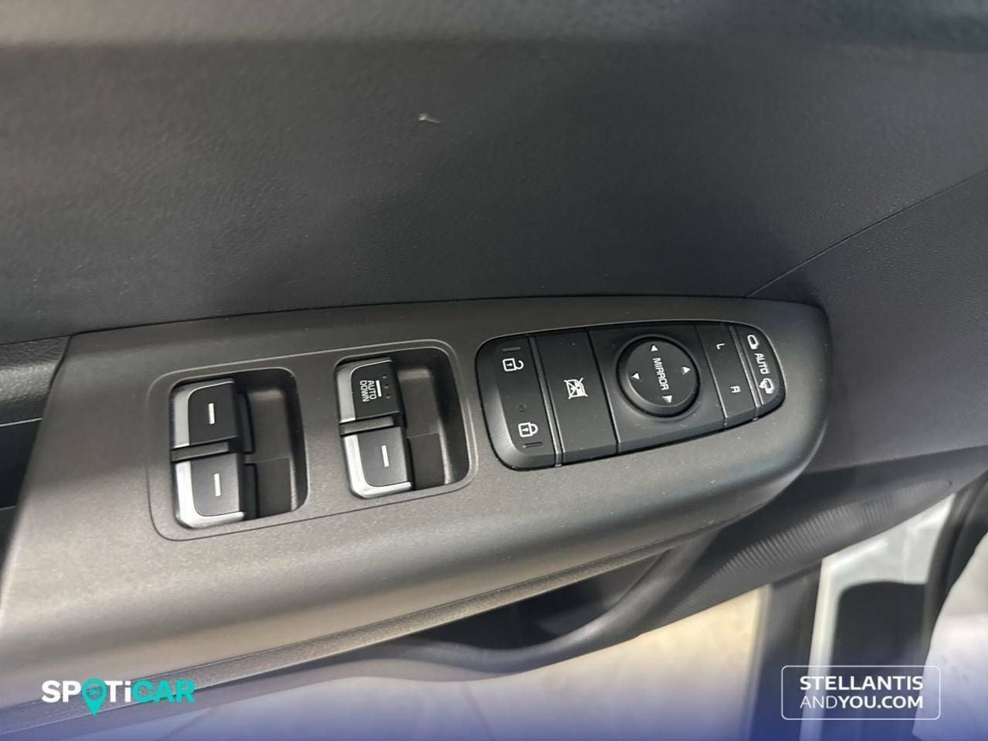 Kia Sportage 1.6 MHEV Business 4x4 100 kW (136 CV)