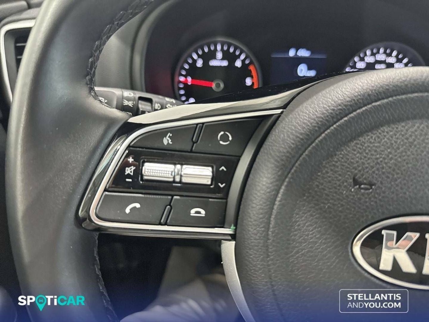 Kia Sportage 1.6 MHEV Business 4x4 100 kW (136 CV)