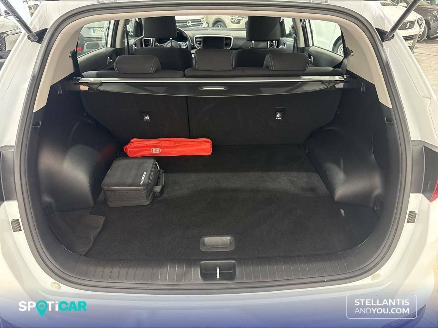 Kia Sportage 1.6 MHEV Business 4x4 100 kW (136 CV)