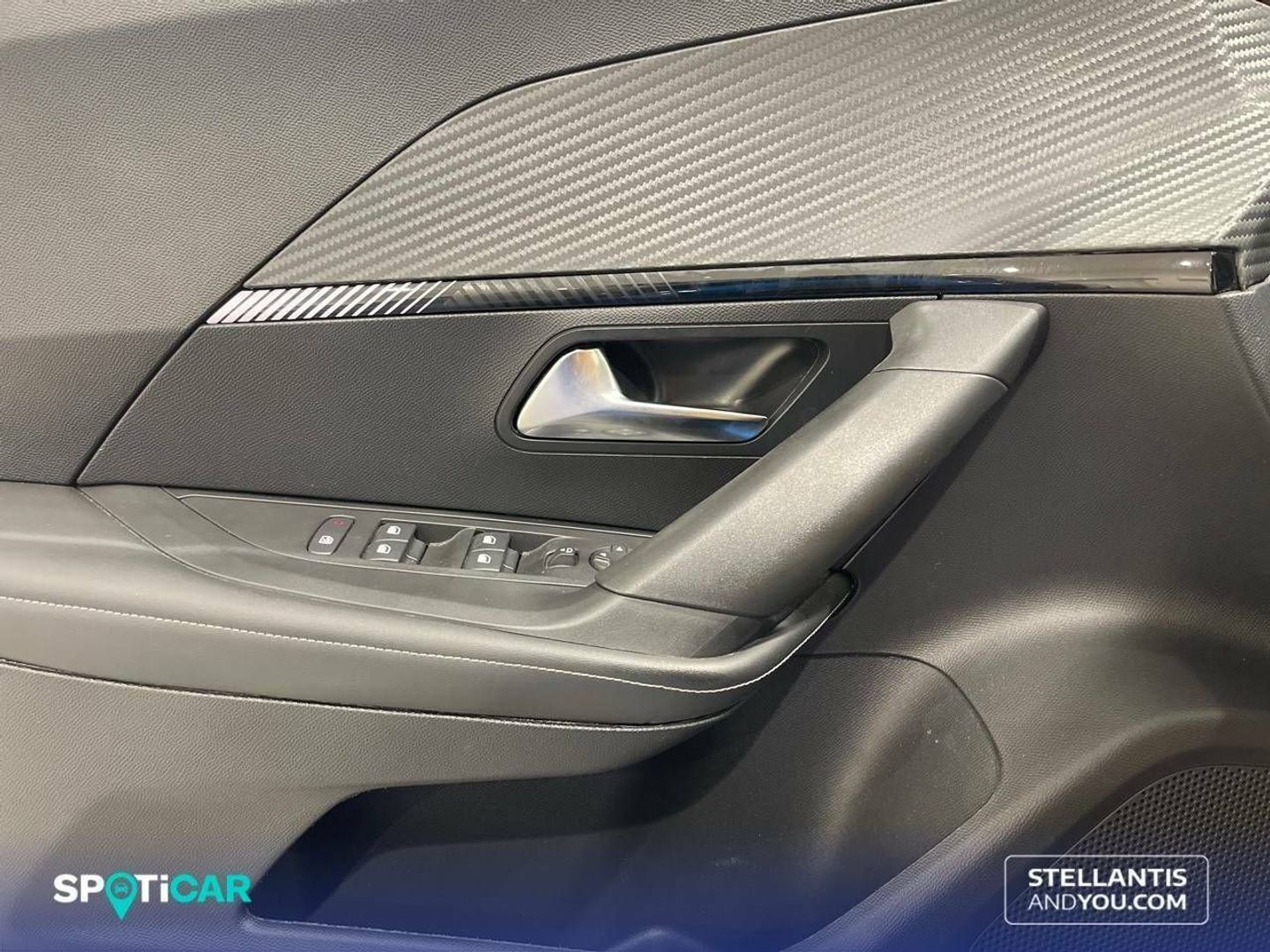 Peugeot 2008 PureTech 130 S&S Allure EAT8 96 kW (130 CV)