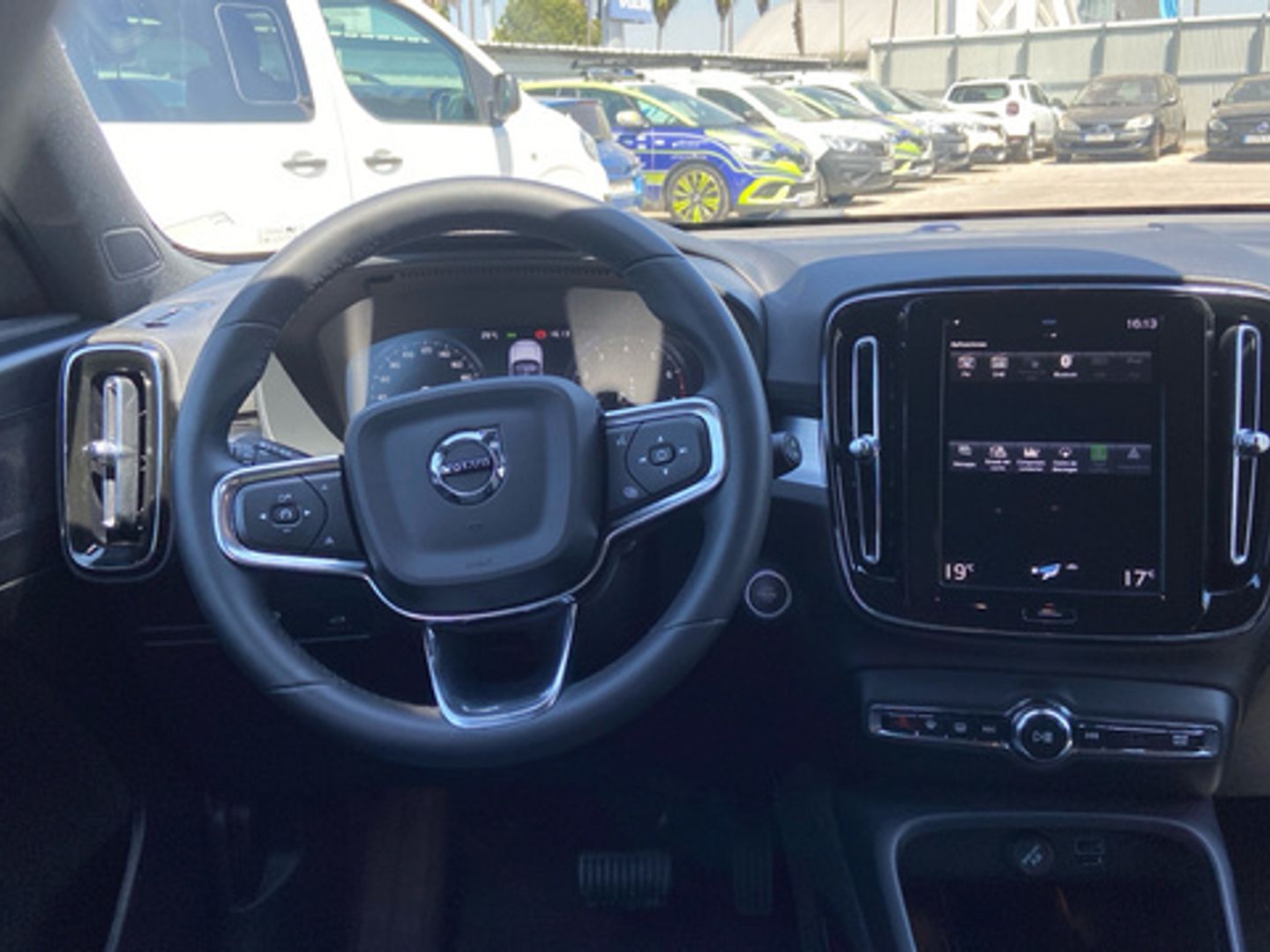 Volvo XC40 T2 Core Auto 95 kW (129 CV)