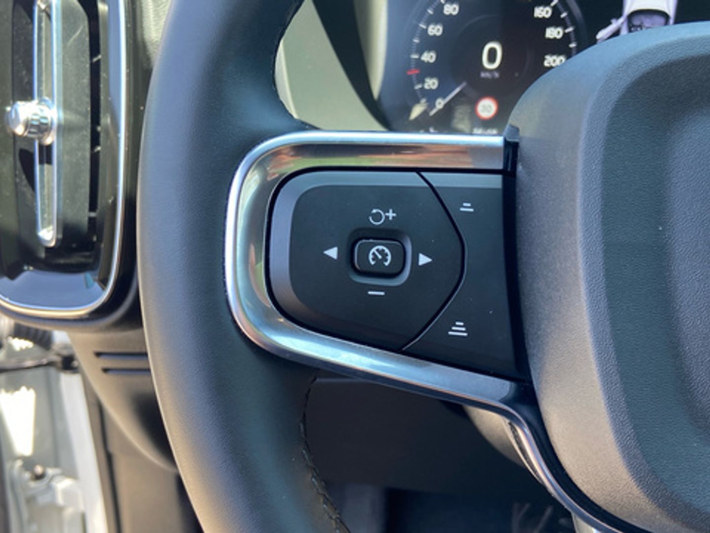 Volvo XC40 T2 Core Auto 95 kW (129 CV)