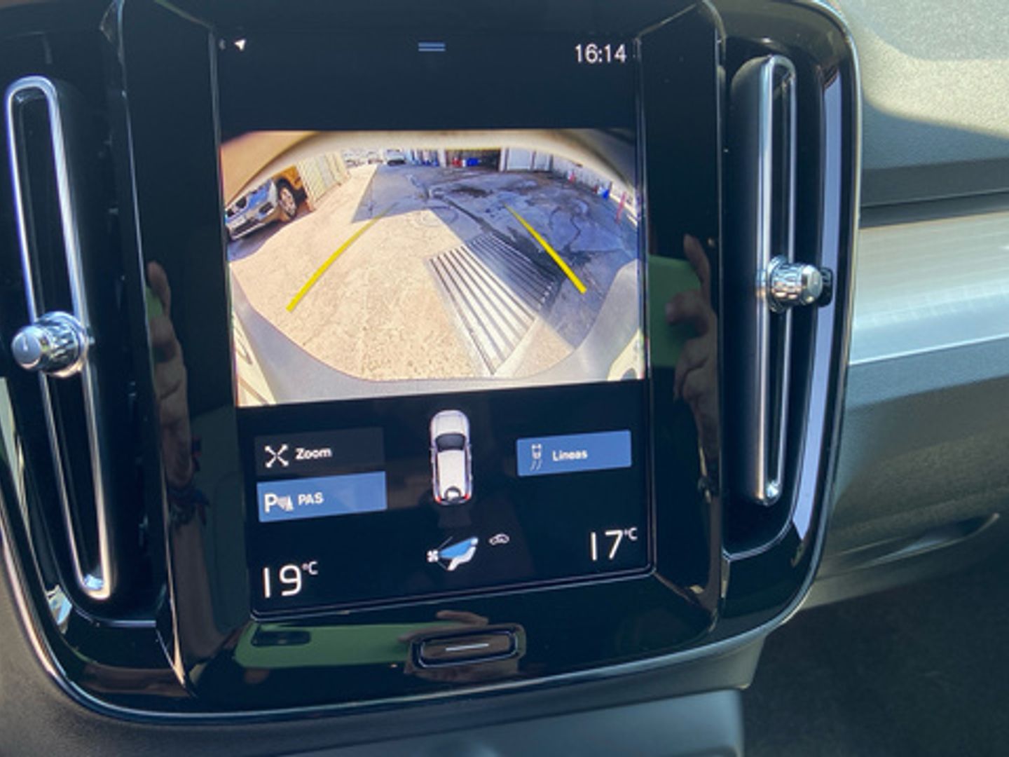 Volvo XC40 T2 Core Auto 95 kW (129 CV)