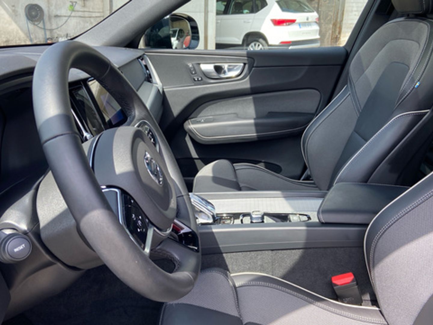 Volvo XC60 T6 Recharge Plus Dark AWD Auto 257 kW (350 CV)