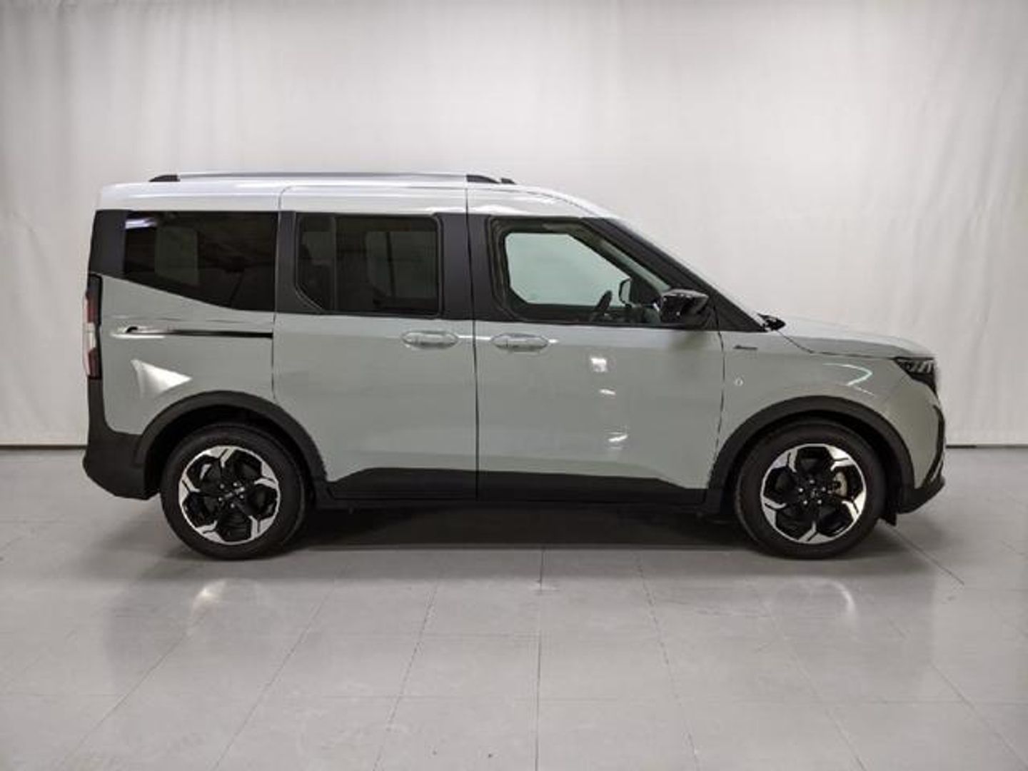 Ford Tourneo Courier BEV 43,5kWh Active Auto 100 kW (136 CV)