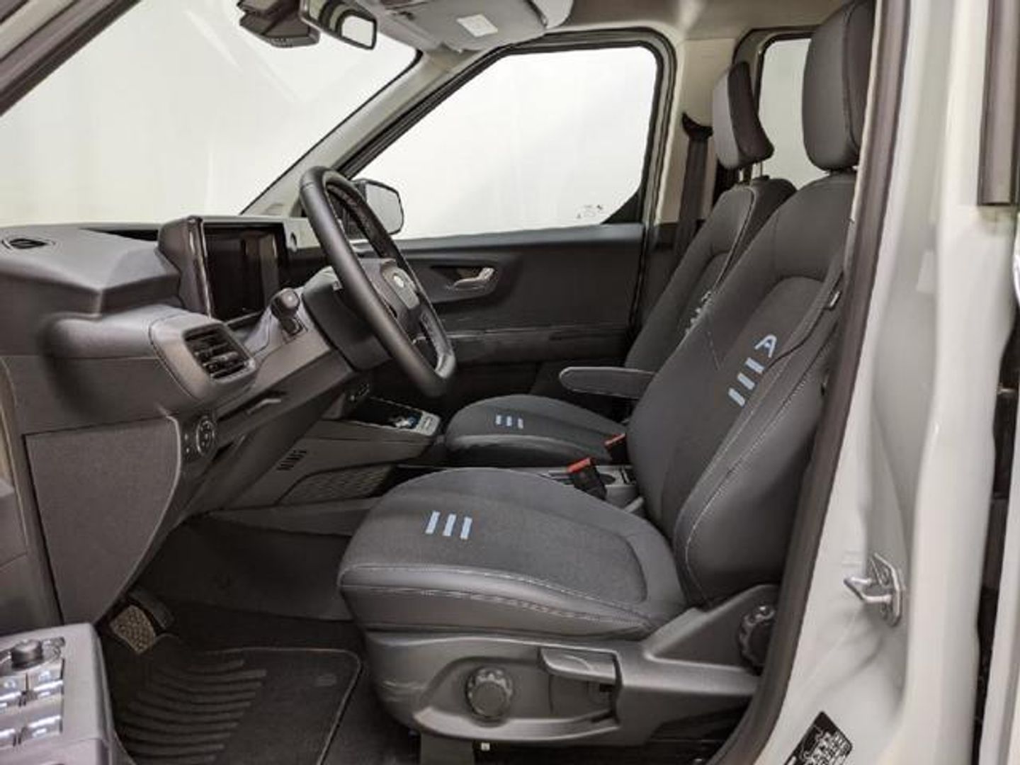 Ford Tourneo Courier BEV 43,5kWh Active Auto 100 kW (136 CV)