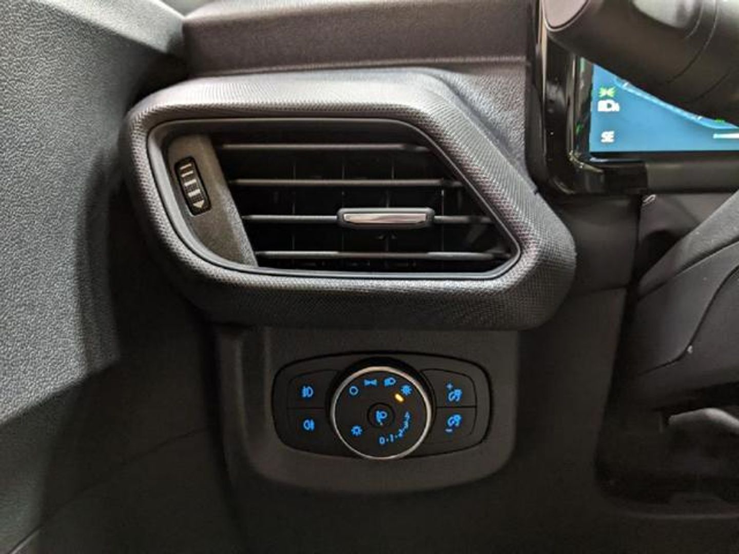 Ford Tourneo Courier BEV 43,5kWh Active Auto 100 kW (136 CV)