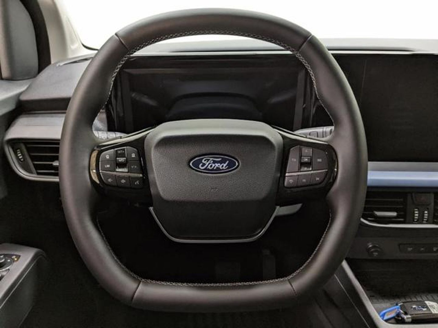 Ford Tourneo Courier BEV 43,5kWh Active Auto 100 kW (136 CV)