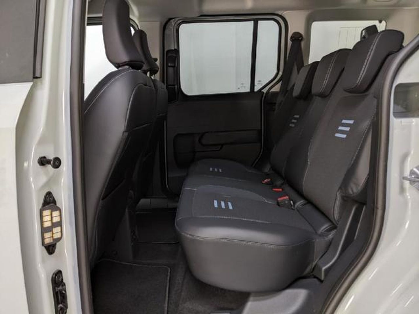 Ford Tourneo Courier BEV 43,5kWh Active Auto 100 kW (136 CV)