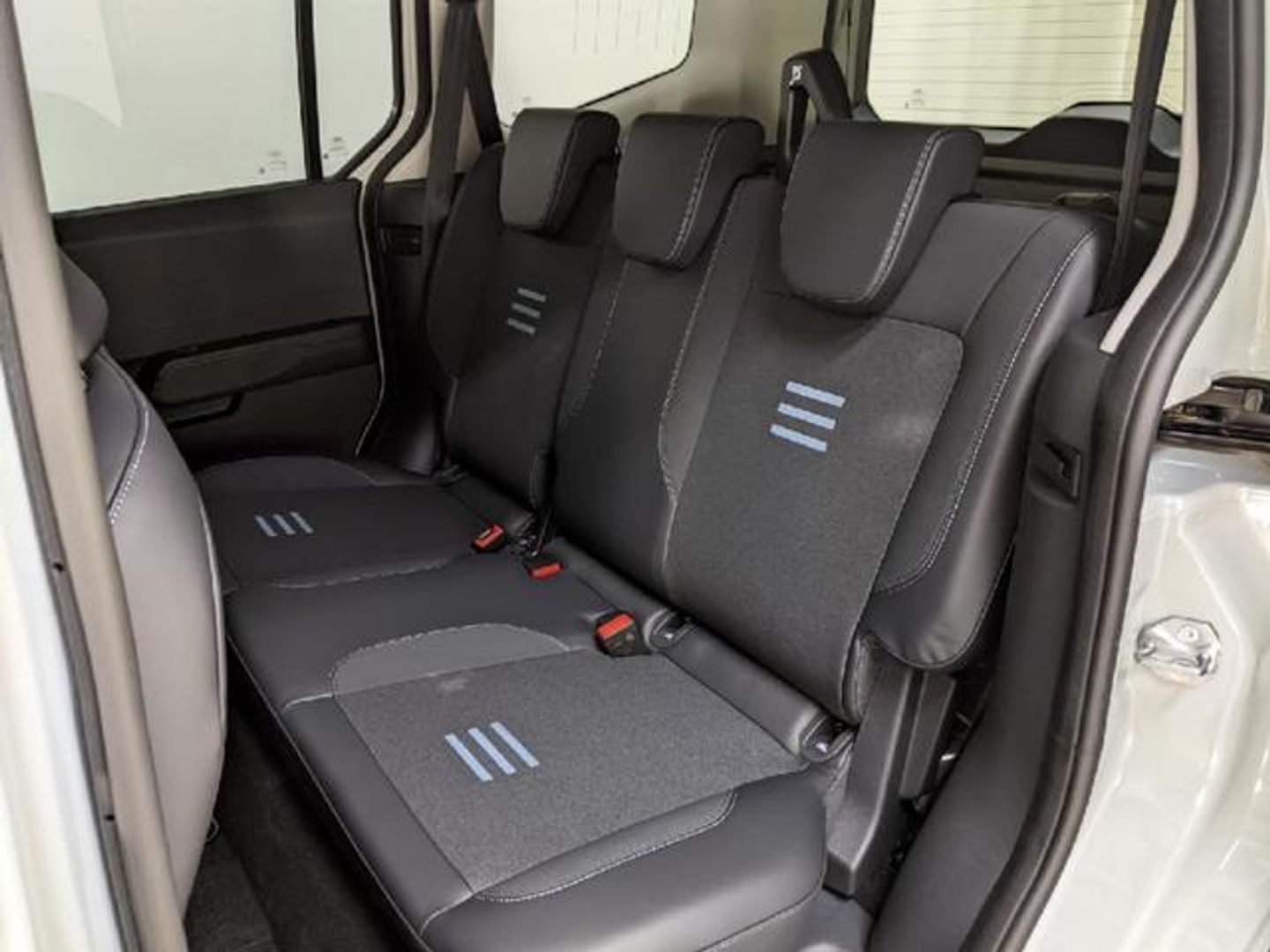 Ford Tourneo Courier BEV 43,5kWh Active Auto 100 kW (136 CV)