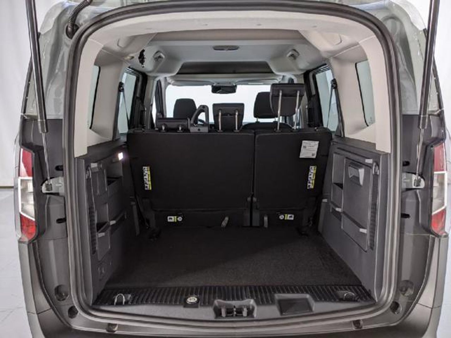 Ford Tourneo Courier BEV 43,5kWh Active Auto 100 kW (136 CV)