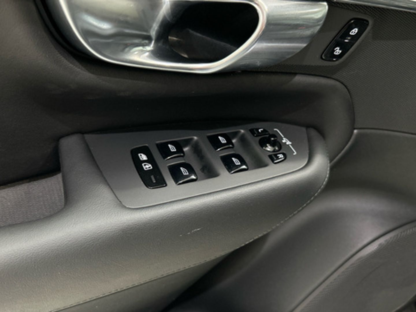 Volvo XC90 T8 Plus Dark Recharge AWD Auto 335 kW (455 CV)