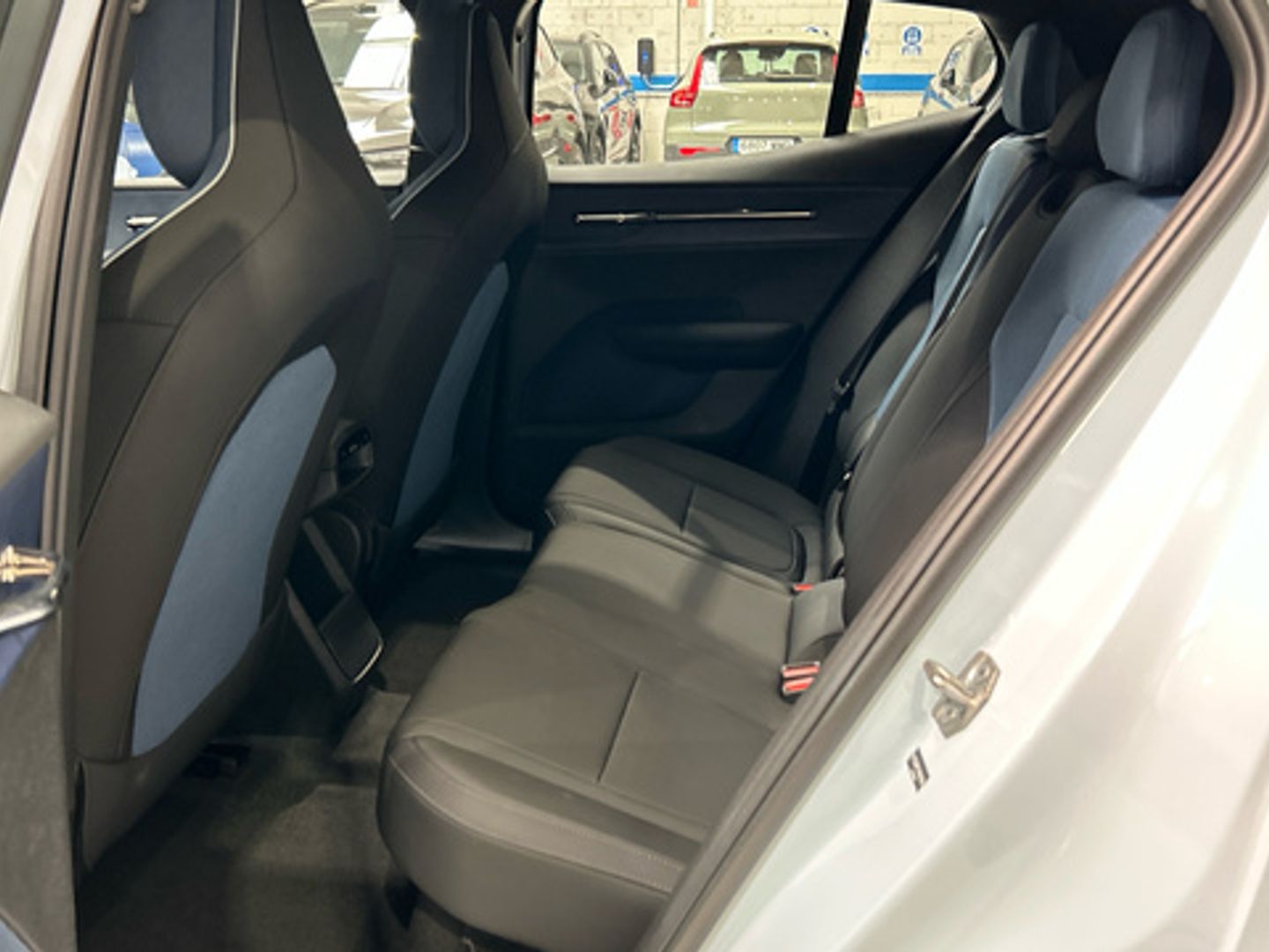 Volvo EX30 Single Motor Plus Auto 200 kW (272 CV)