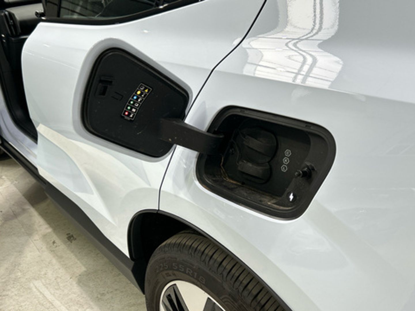Volvo EX30 Single Motor Extended Range Core Auto 200 kW (272 CV)