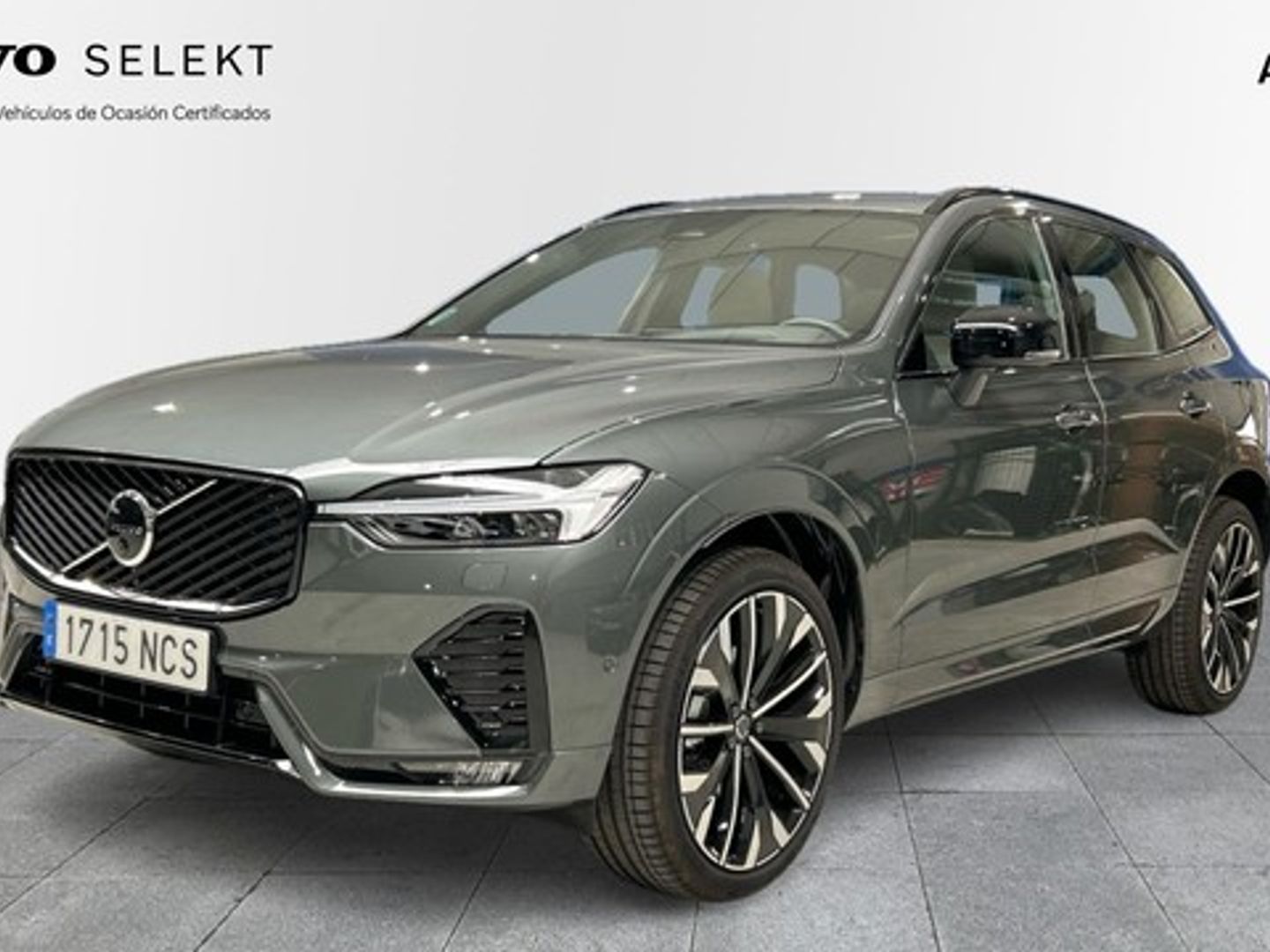Volvo XC60 B5 G Ultra Dark AWD Auto 184 kW (250 CV) Gris All Terrain / Pick-up