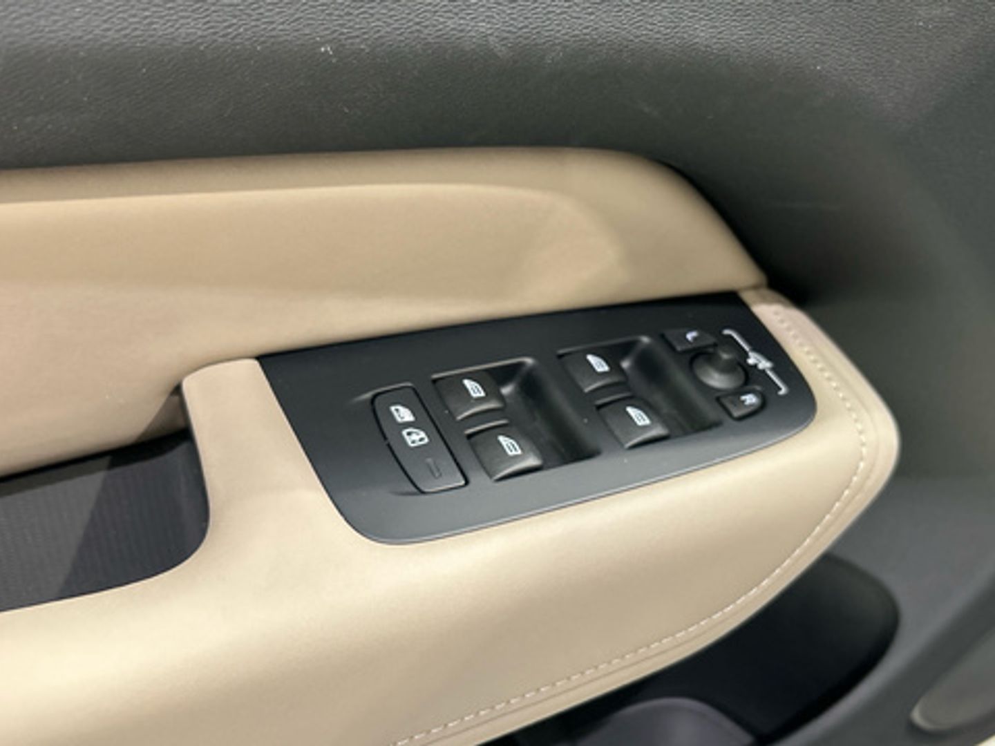 Volvo XC60 B5 G Ultra Dark AWD Auto 184 kW (250 CV)