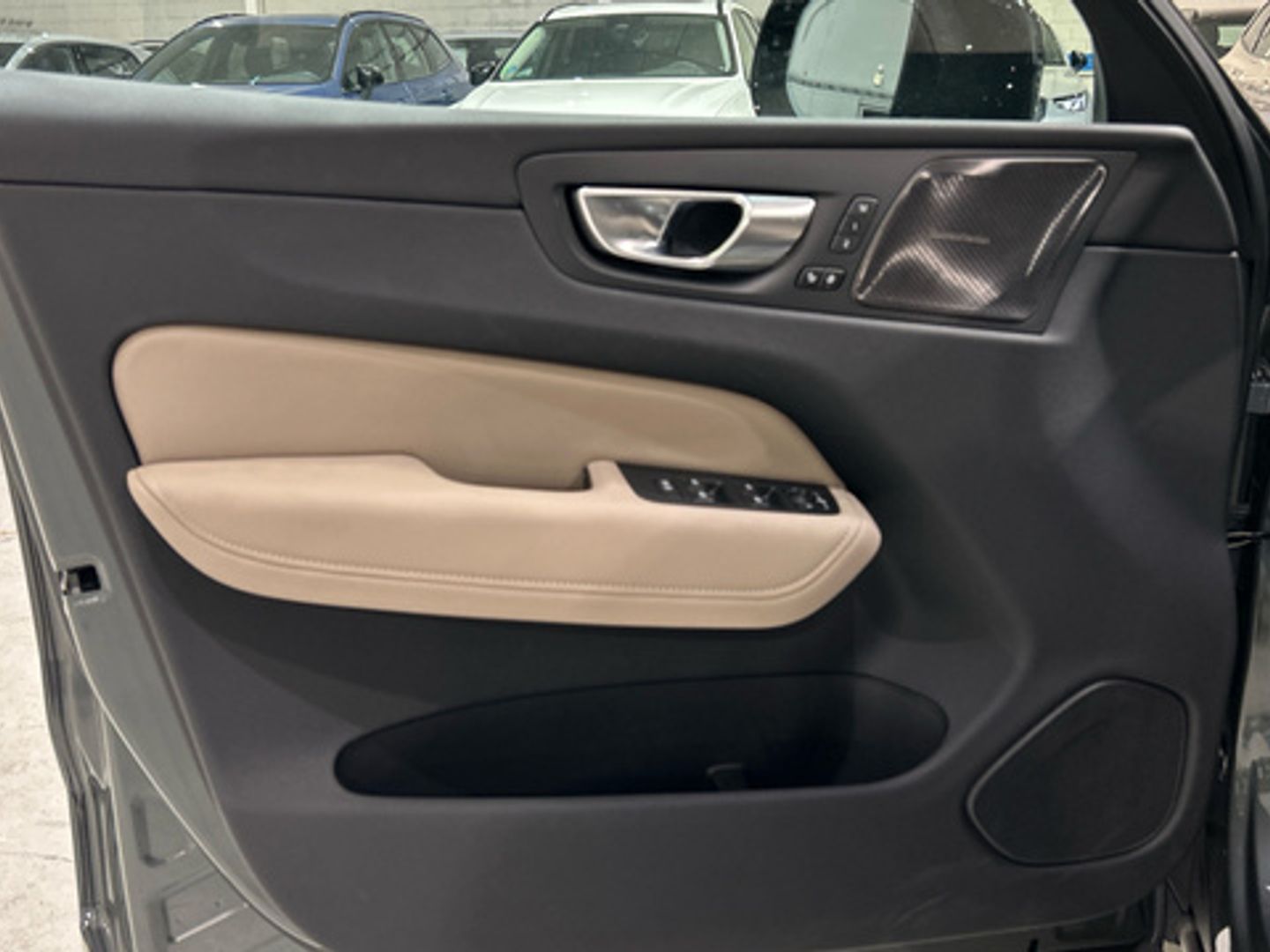 Volvo XC60 B5 G Ultra Dark AWD Auto 184 kW (250 CV)