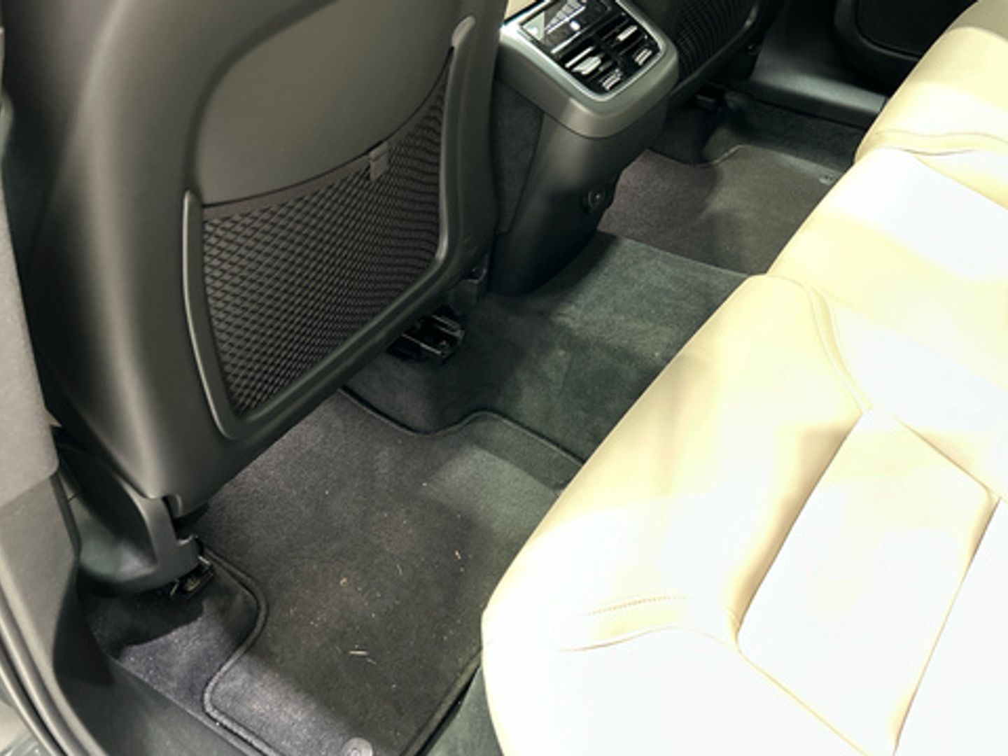 Volvo XC60 B5 G Ultra Dark AWD Auto 184 kW (250 CV)