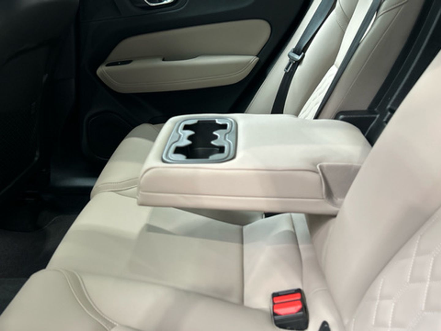 Volvo XC60 B5 G Ultra Dark AWD Auto 184 kW (250 CV)