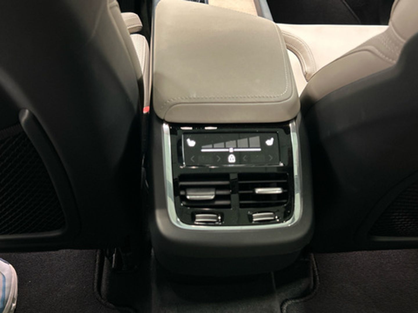 Volvo XC60 B5 G Ultra Dark AWD Auto 184 kW (250 CV)