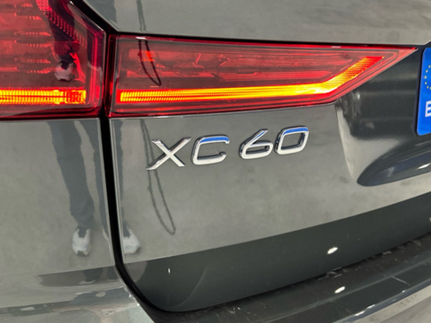Volvo XC60 B5 G Ultra Dark AWD Auto 184 kW (250 CV)