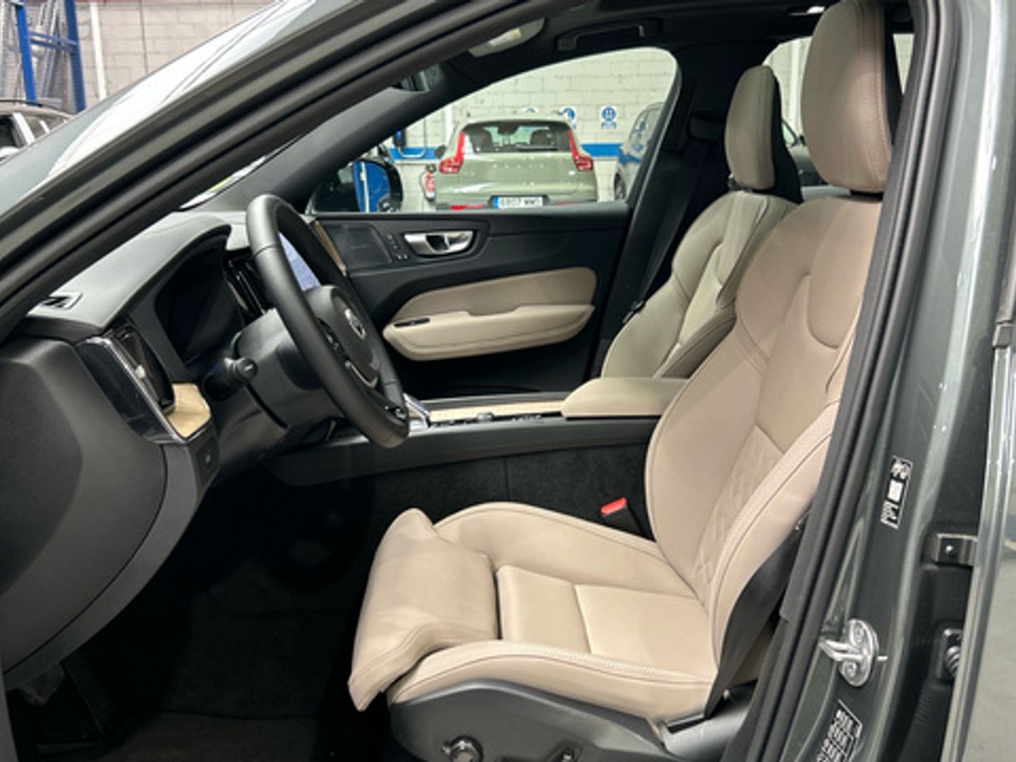 Volvo XC60 B5 G Ultra Dark AWD Auto 184 kW (250 CV)
