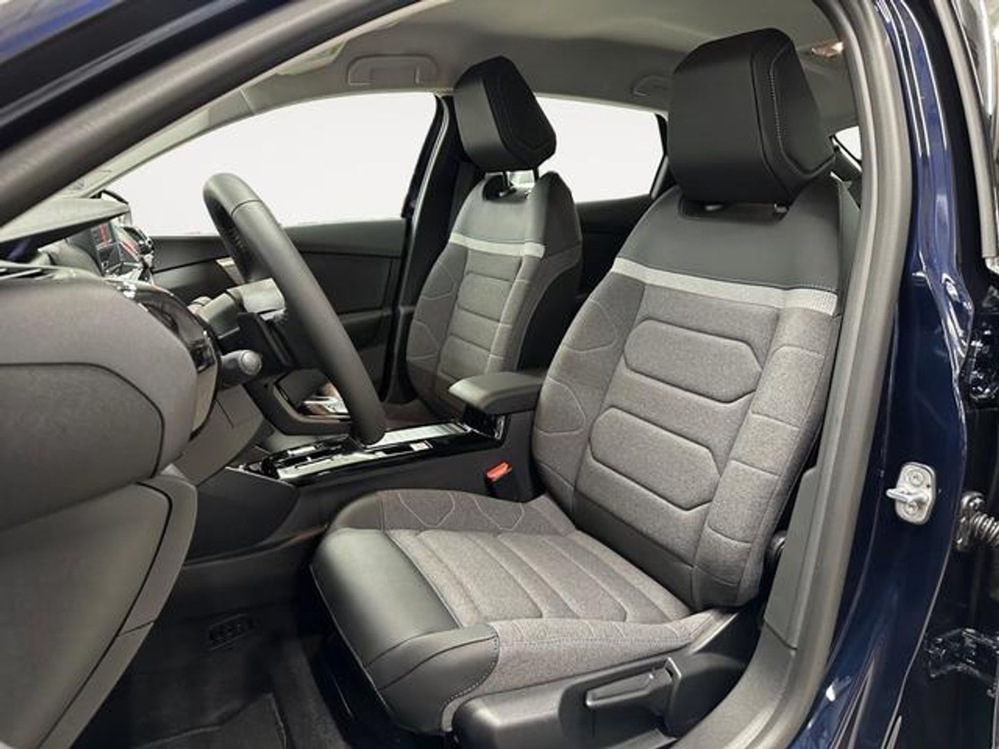Citroen C4 Hybrid 136 Plus e-DCS6 100 kW (136 CV)