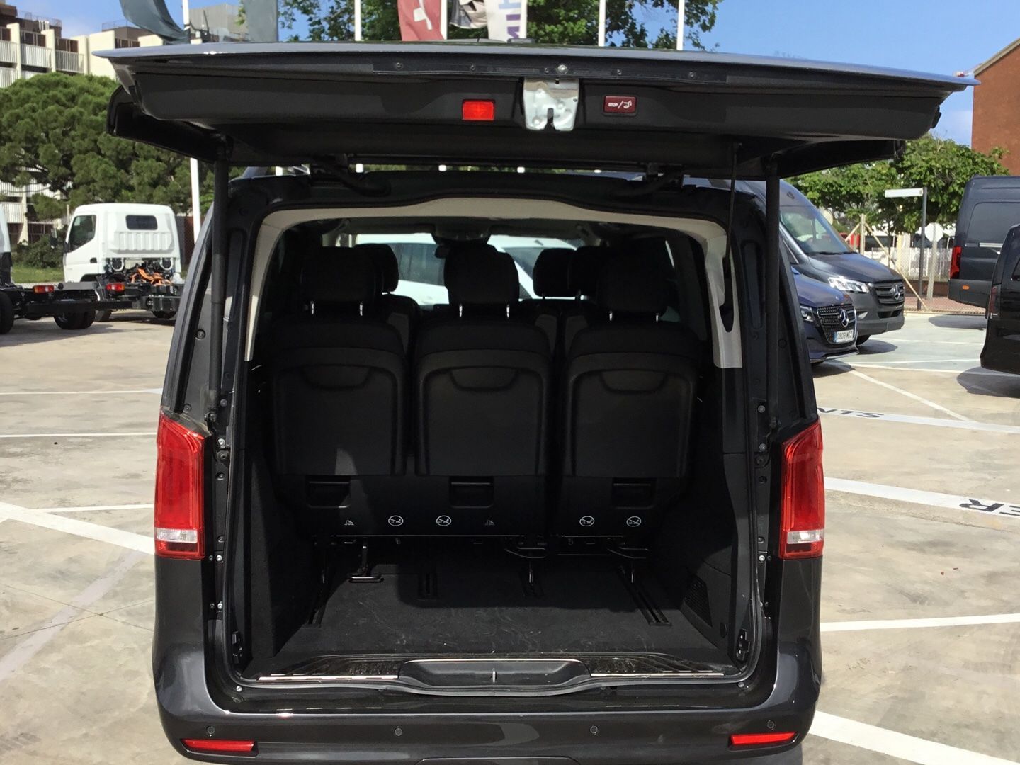 Mercedes-Benz Clase V V 220 d Avantgarde Largo 120 kW (163 CV) Gris Minivan
