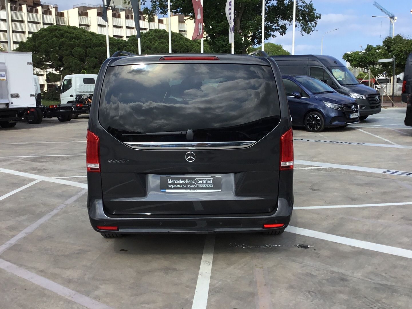 Mercedes-Benz Clase V V 220 d Avantgarde Largo 120 kW (163 CV) Gris Minivan