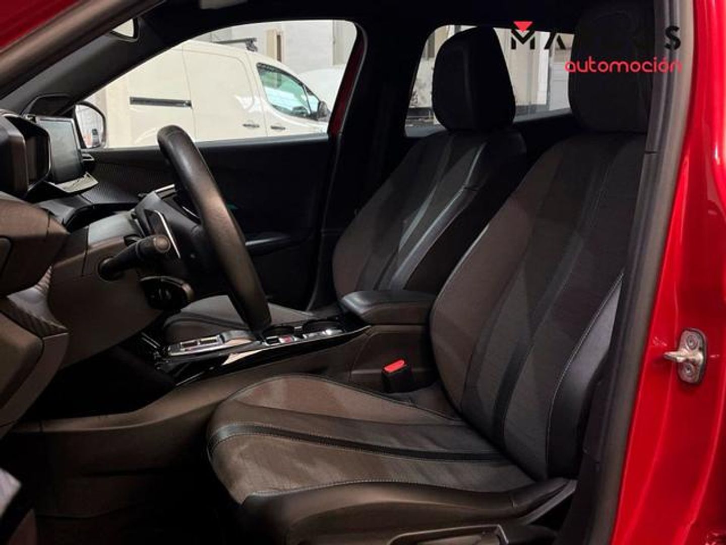 Peugeot 2008 PureTech 130 S&S Allure Pack EAT8 96 kW (130 CV)