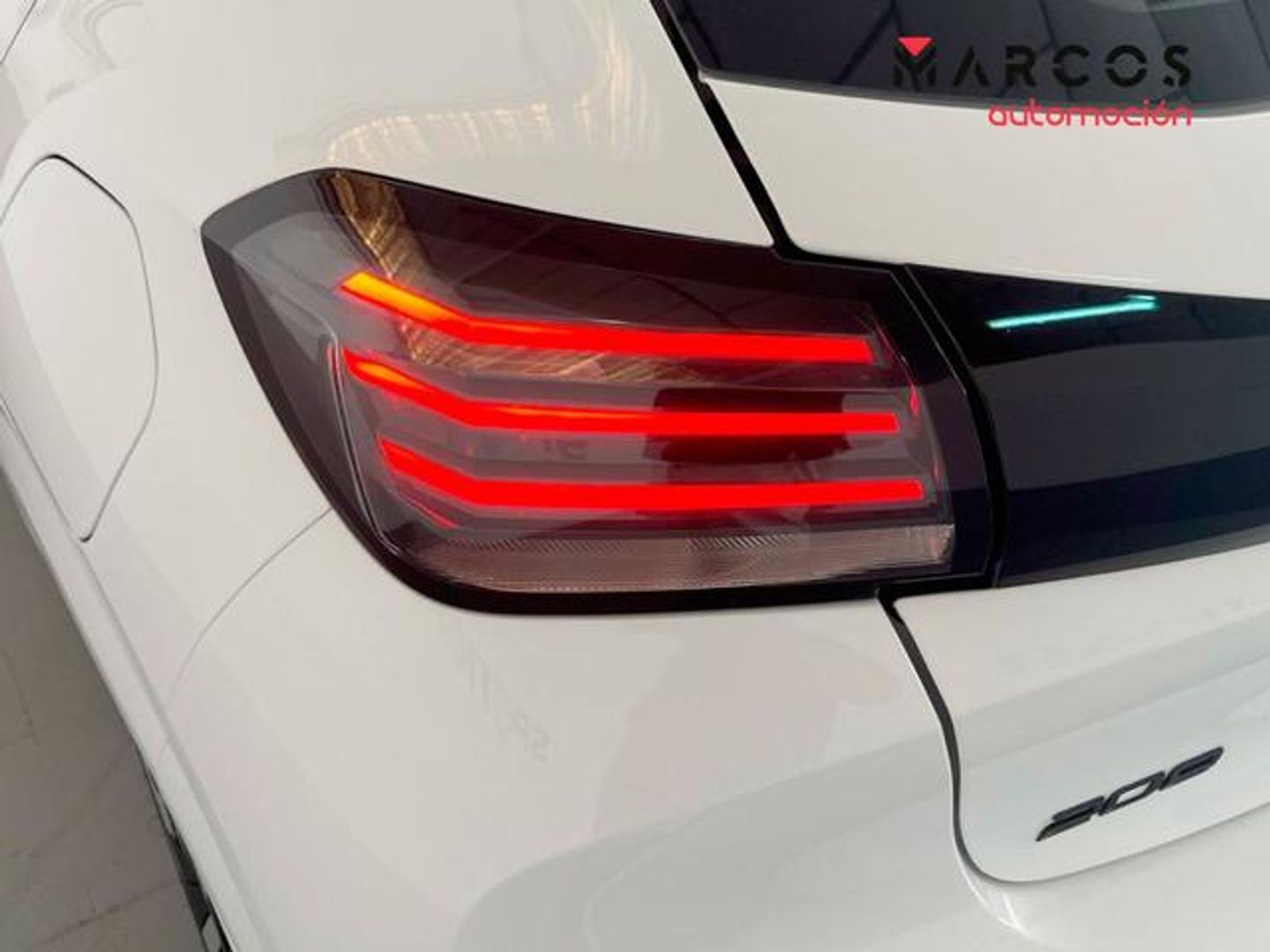 Peugeot 208 PureTech 100 Active 75 kW (100 CV)