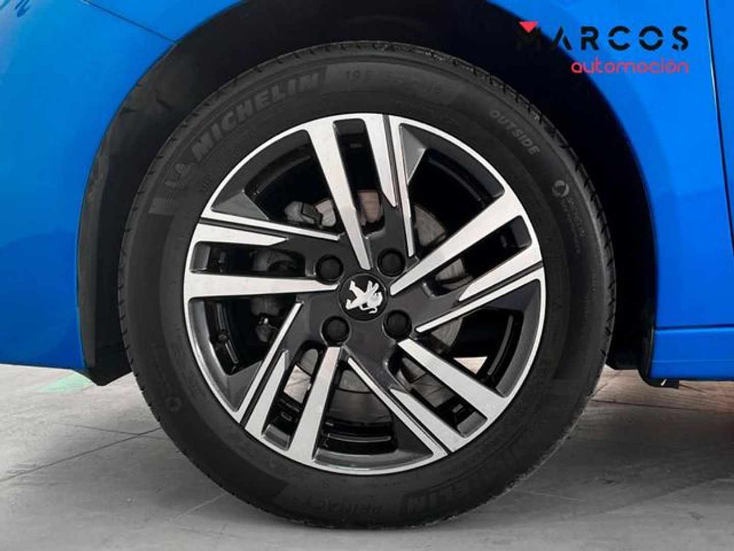 Peugeot 208 PureTech 75 Allure 	55 kW (75 CV)