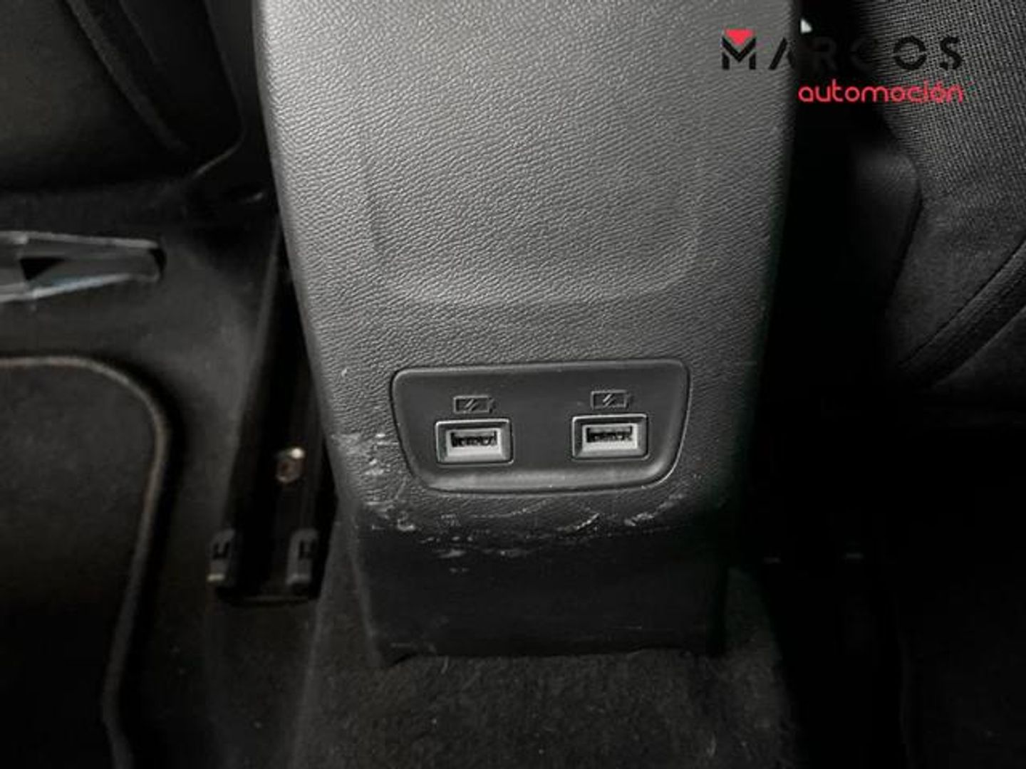 Peugeot 208 PureTech 75 Allure 	55 kW (75 CV)