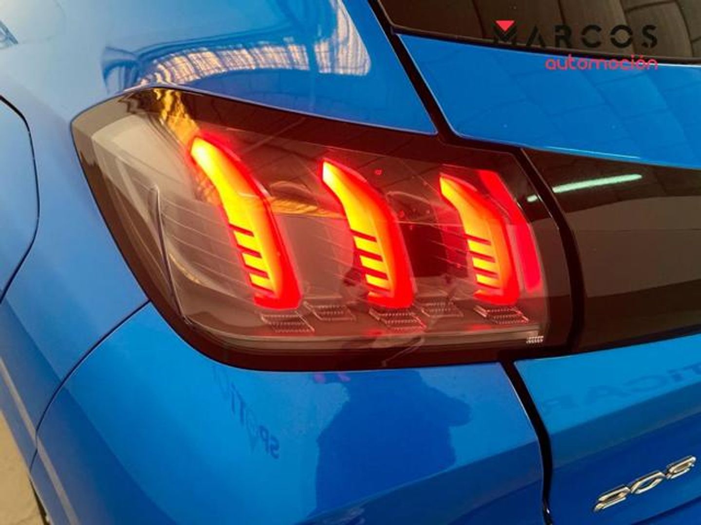 Peugeot 208 PureTech 75 Allure 	55 kW (75 CV)
