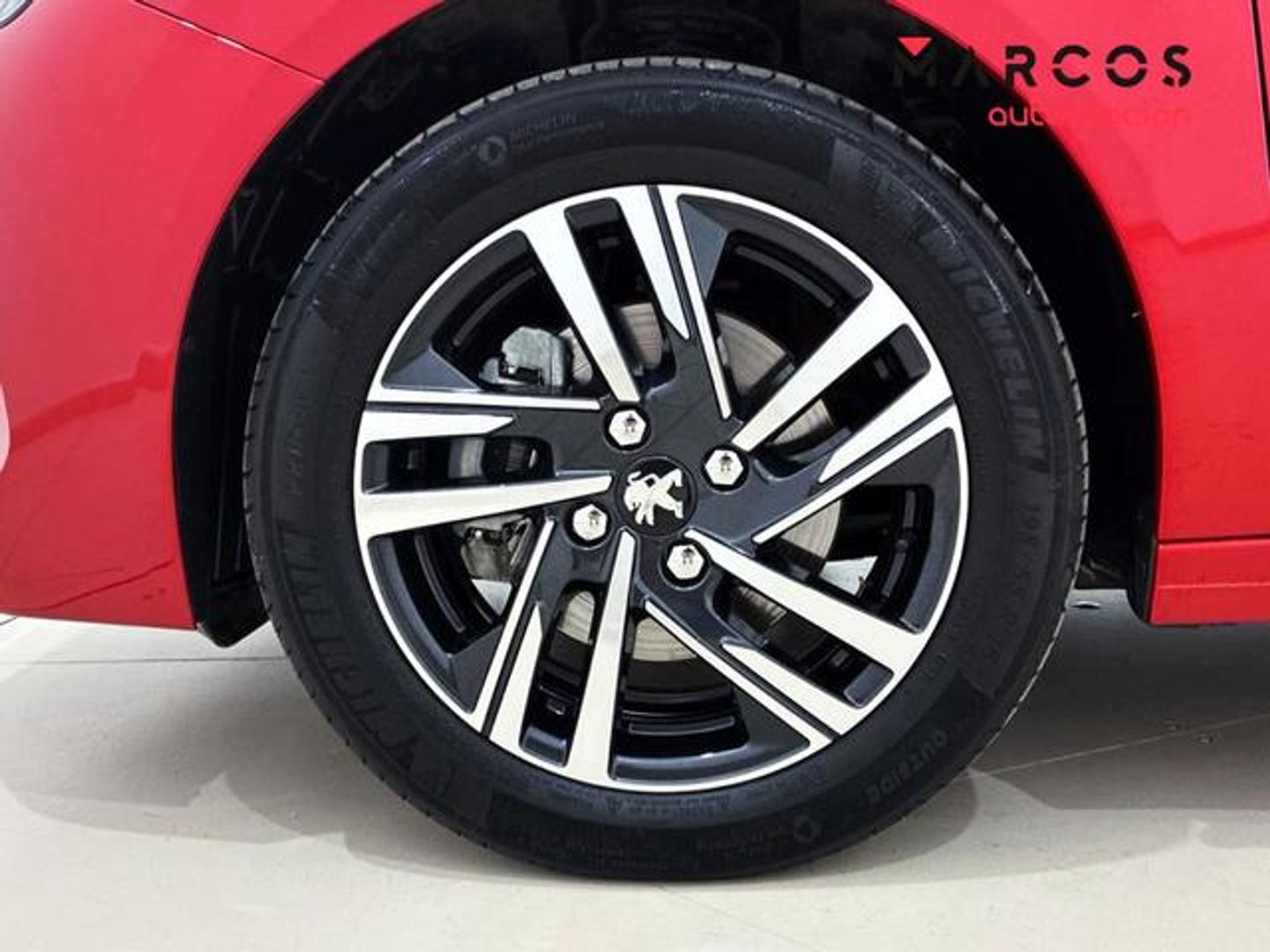 Peugeot 208 PureTech 100 Allure Pack EAT8 75 kW (100 CV)