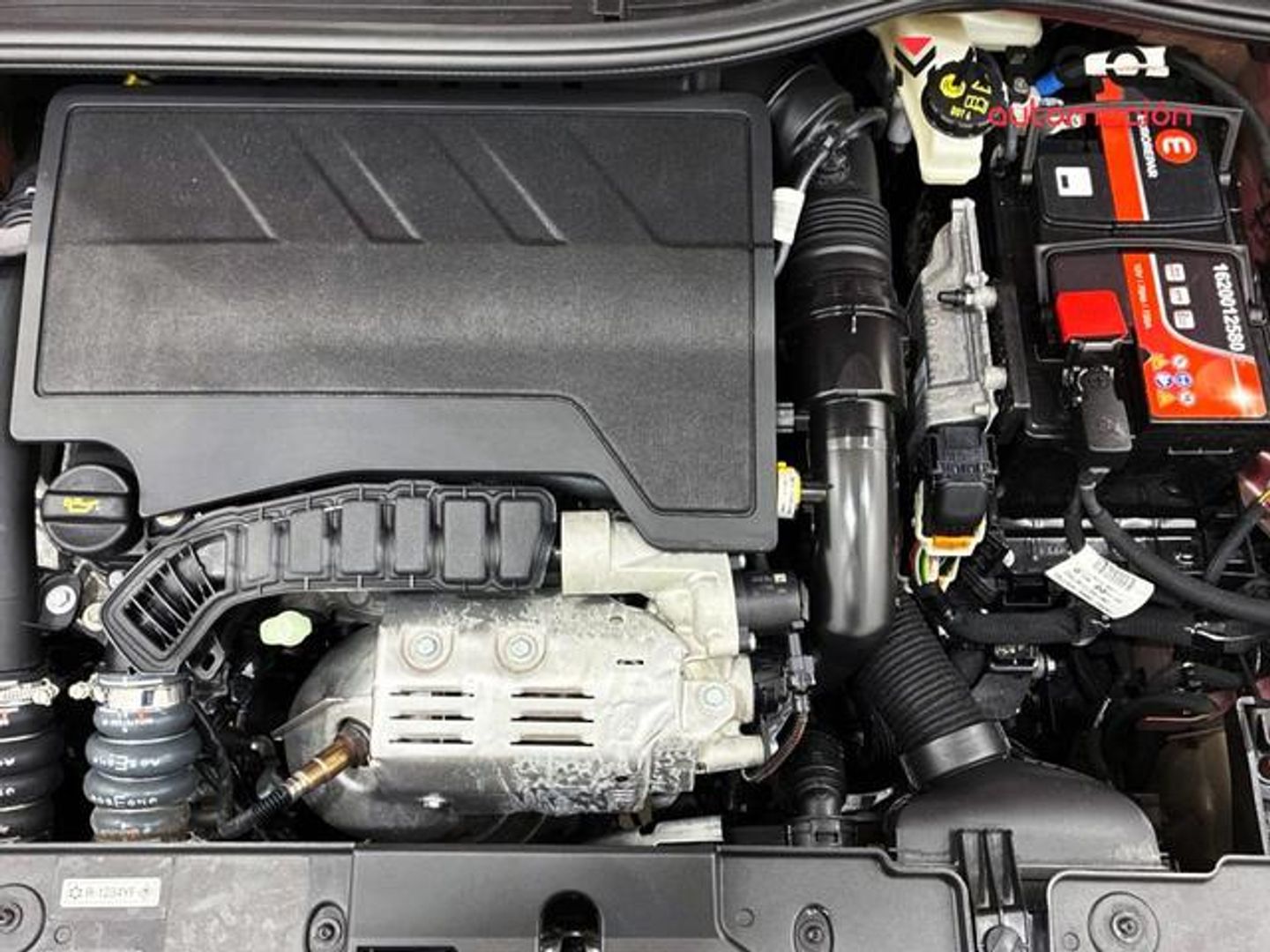 Peugeot 208 PureTech 100 Allure Pack EAT8 75 kW (100 CV)