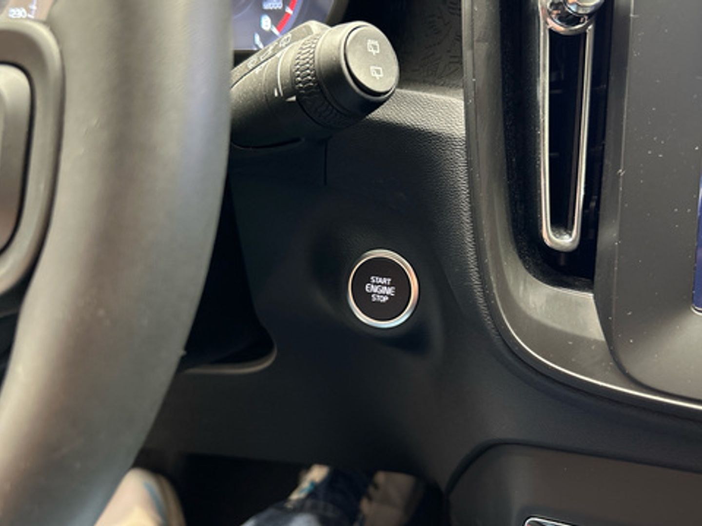 Volvo XC40 T2 Essential Auto 95 kW (129 CV)