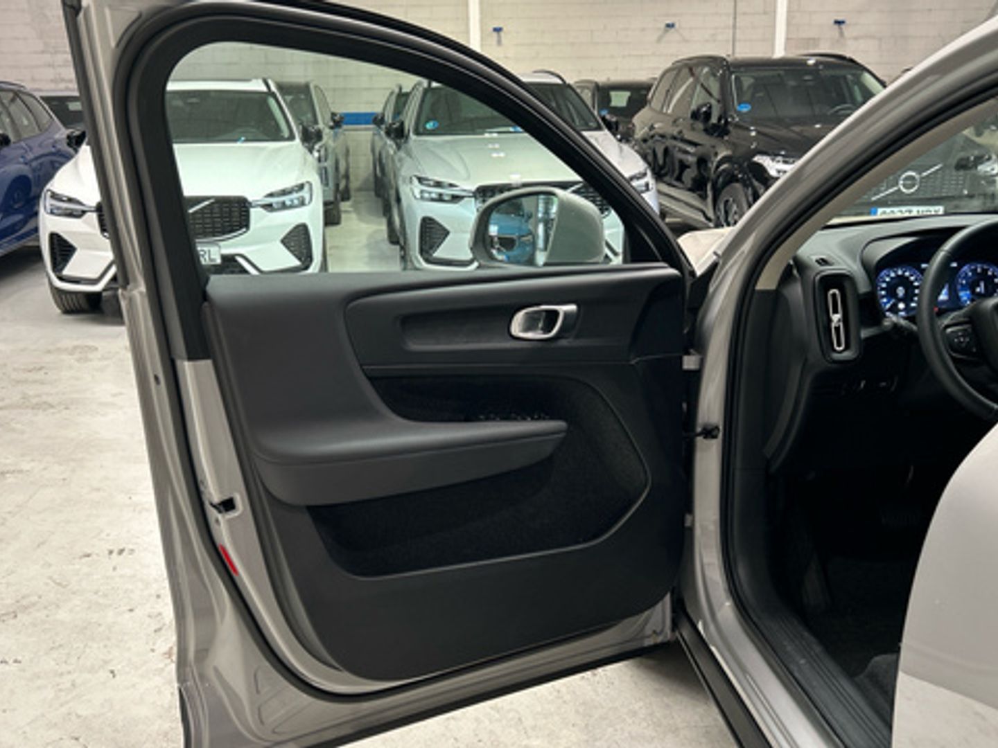 Volvo XC40 T2 Essential Auto 95 kW (129 CV)