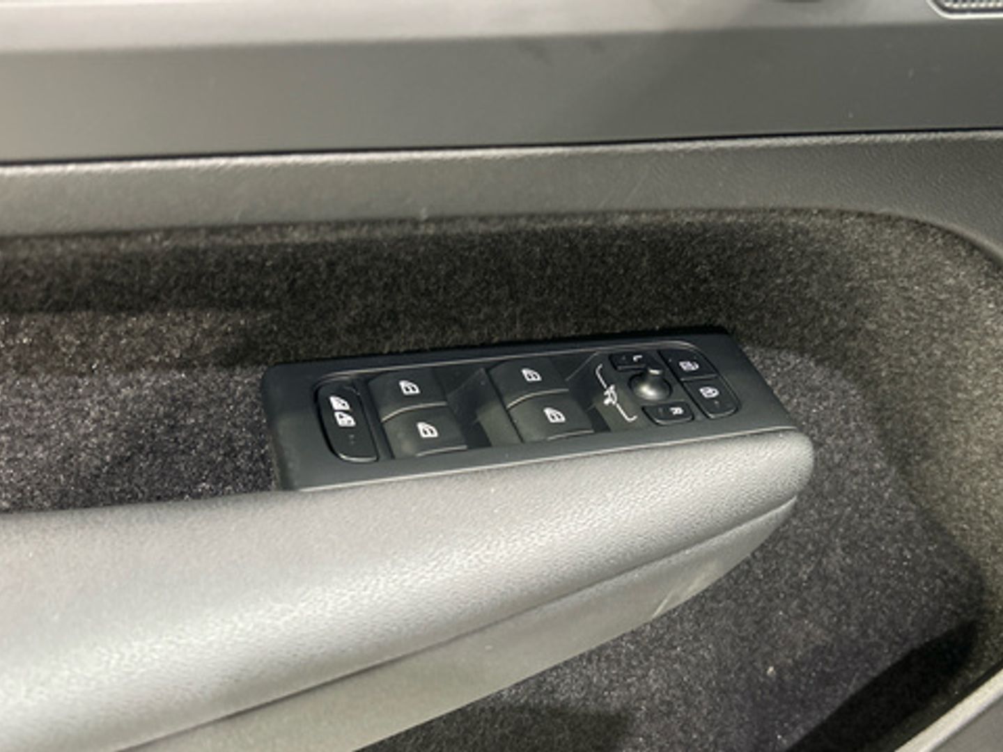 Volvo XC40 T2 Essential Auto 95 kW (129 CV)