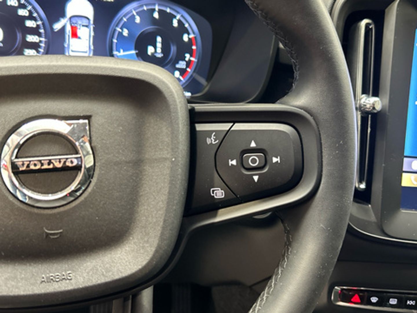 Volvo XC40 T2 Essential Auto 95 kW (129 CV)