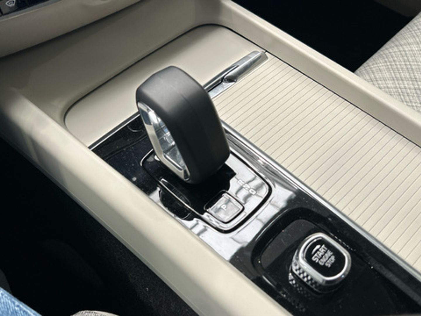 Volvo S60 B4 G Core FWD Auto 145 kW (197 CV)