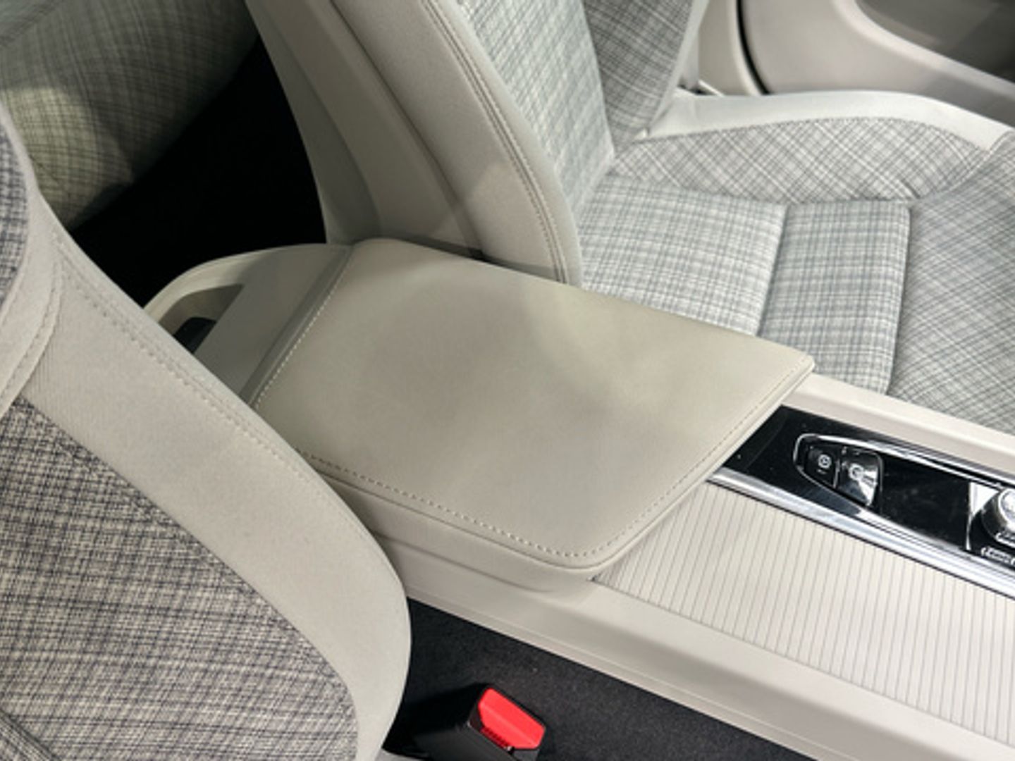 Volvo S60 B4 G Core FWD Auto 145 kW (197 CV)