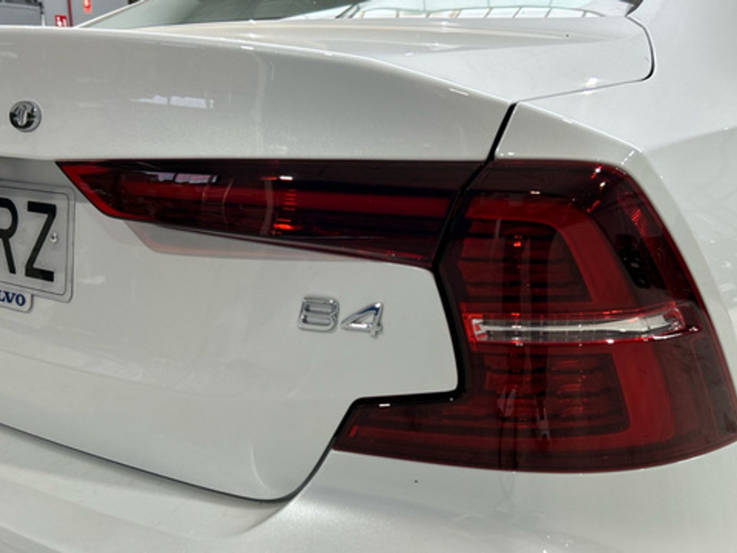 Volvo S60 B4 G Core FWD Auto 145 kW (197 CV)